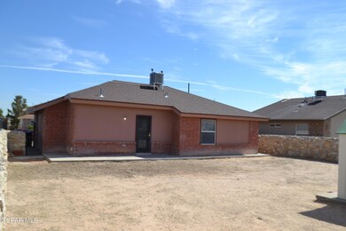 14352 Cocotitlan Dr, Horizon City, TX 79928 - photo 5