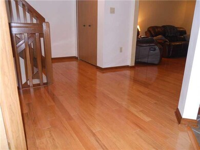 Entry/Foyer.