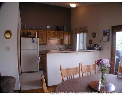Kitchen. Convenient open kitchen, lots of cabinetr