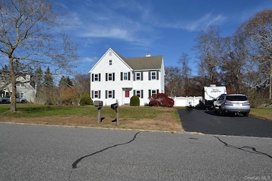 72 Old Farm Rd, Riverhead, NY 11901 - photo 5