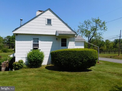 56 Unionville Rd, Douglassville, PA 19518 - photo 2