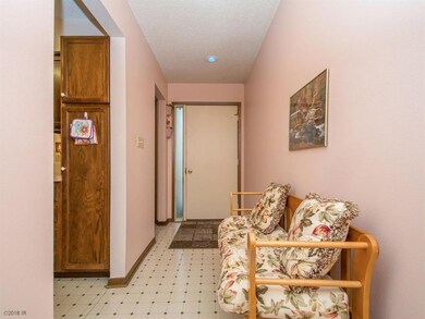 2843 SE 20th St, Des Moines, IA 50320 - photo 2