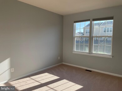 9224 Alvyn Lake Cir, Bristow, VA 20136 - photo 4