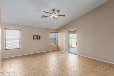 0012-12 - Calle Paso Suave