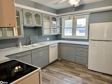 318 W 13th St, Carroll, IA 51401 - photo 4