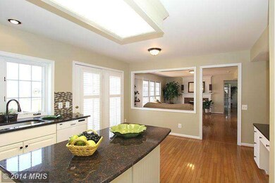 20510 Quarterpath Trace Cir, Sterling, VA 20165 - photo 2