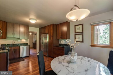 6442 Lily Dhu Ln, Falls Church, VA 22044 - photo 7