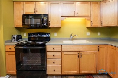 923 E Main Cross St, Findlay, OH 45840 - photo 5