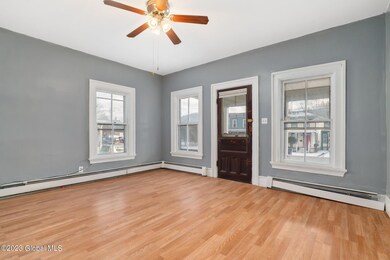 4-web-or-mls-467WMainSt_04