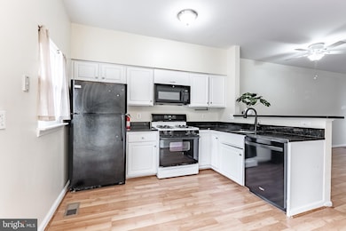 4178 Ashmere Cir, Dumfries, VA 22025 - photo 3