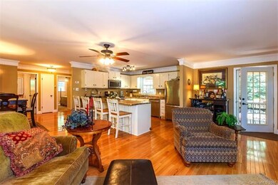 Open Floor Plan Great for Entertaining