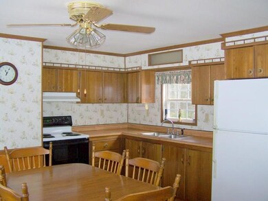 524 Oak St, Sanford, ME 04073 - photo 5