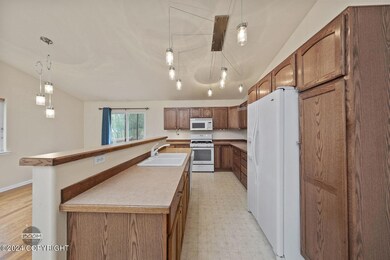 10-web-or-mls-2344 N Thunder Gulch Cir E