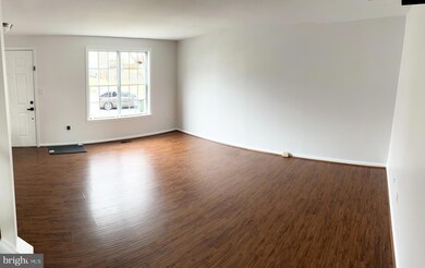 13831 Laura Ratcliff Ct, Centreville, VA 20121 - photo 7