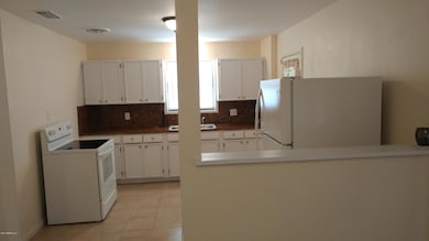 6857 Snow White Dr, Jacksonville, FL 32210 - photo 4