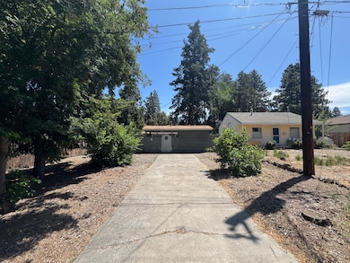 718 NE 9th St, Bend, OR 97701 - photo 3