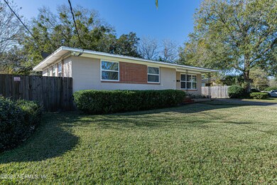 4626 Burgundy Rd N, Jacksonville, FL 32210 - photo 2