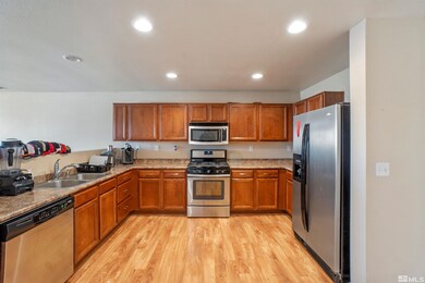 8960 Silverkist Dr, Reno, NV 89506 - photo 6