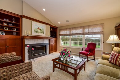 006-Living_Room-4034615-large