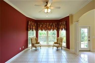 OVER SIZED BREAKFAST ROOM - DOORWAY ON RIGHT LEADS