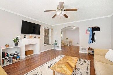 Bottom Unit - Living Room