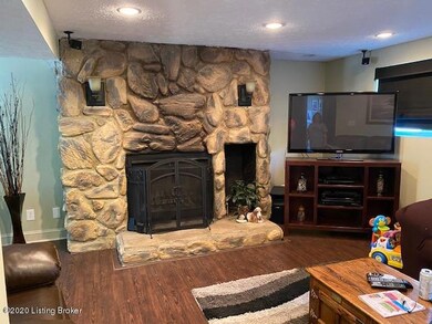 8811 Old Ironsides Dr, Louisville, KY 40228 - photo 6