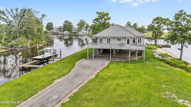 938 E Bayside Dr