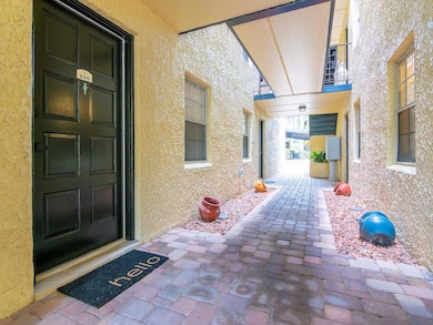 107 S Obrien St unit 118, Tampa, FL 33609 - photo 2