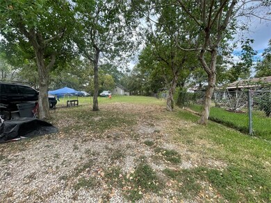 416 4th St, Rosenberg, TX 77471 - photo 2