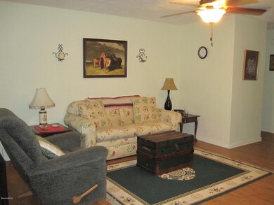 Living Room, hallway to bedrooms