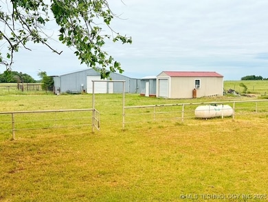 7532 E 130 Rd, Holdenville, OK 74848 - photo 7