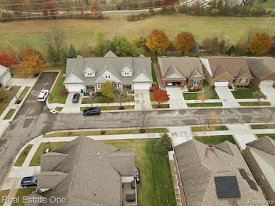 2294 Calibouge unit 31, Commerce Township, MI 48382 - photo 3