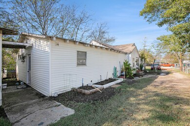 706 Jefferson St, Hillsboro, TX 76645 - photo 5