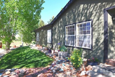 25 Hisaw Rd, Horseshoe Bend, ID 83629 - photo 2