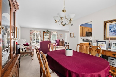 710 Morris Ct, Lombard, IL 60148 - photo 6