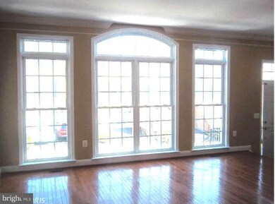 9971 Cyrandall Dr, Oakton, VA 22124 - photo 2