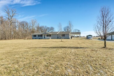 10880 Ashburn Rd, Wapakoneta, OH 45895 - photo 2