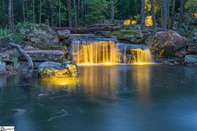 All water features have underwater and landscape l