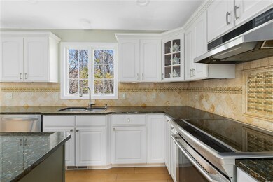 1 Lisa Marie Cir, Warwick, RI 02886 - photo 4
