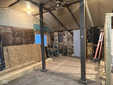 467 Dawson St, Columbus, IN 47201 - photo 2