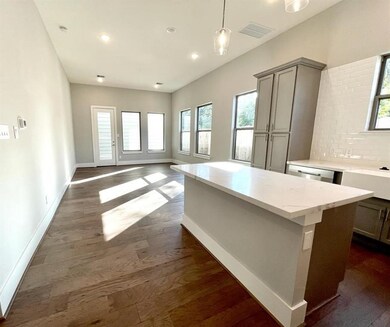 803 Thornton Rd unit D, Houston, TX 77018 - photo 4