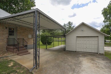 113 Carlisle Ave, Shelbyville, TN 37160 - photo 4
