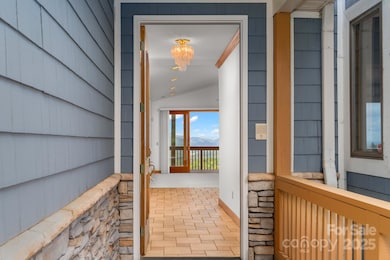 117 Distant View Dr, Asheville, NC 28803 - photo 2