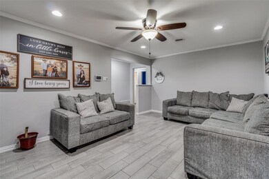 1600 Lynwood St, Gainesville, TX 76240 - photo 5