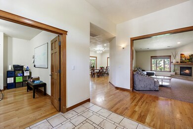 218 Ridgeway Ave, Central Point, OR 97502 - photo 4