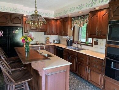 5 Laclede Ave, Chicopee, MA 01020 - photo 3