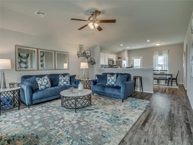 1074 E Starling St, Fayetteville, AR 72701 - photo 4