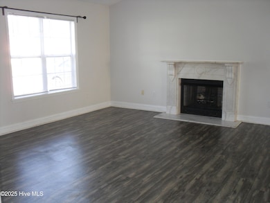 124 Pella Lane living room