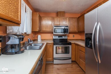 7988 Moose Run Circle-large-015-Kitchen2