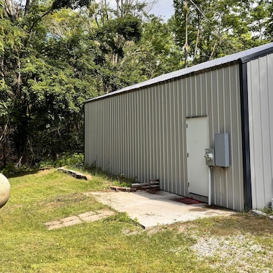 pole barn 2